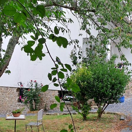 Отель La Jufe Cormeilles  Экстерьер фото