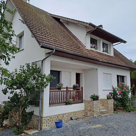 Отель La Jufe Cormeilles  Экстерьер фото